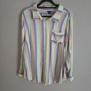 Torrid Women's Size 4x Stripped Long Sleeves Button Up Shirt